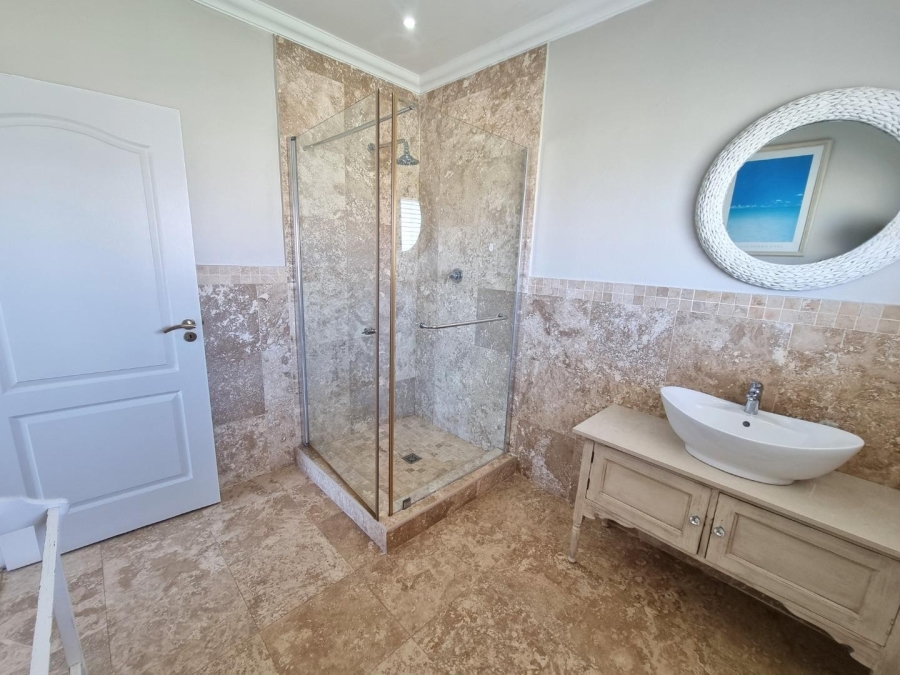 5 Bedroom Property for Sale in Sandbaai Western Cape